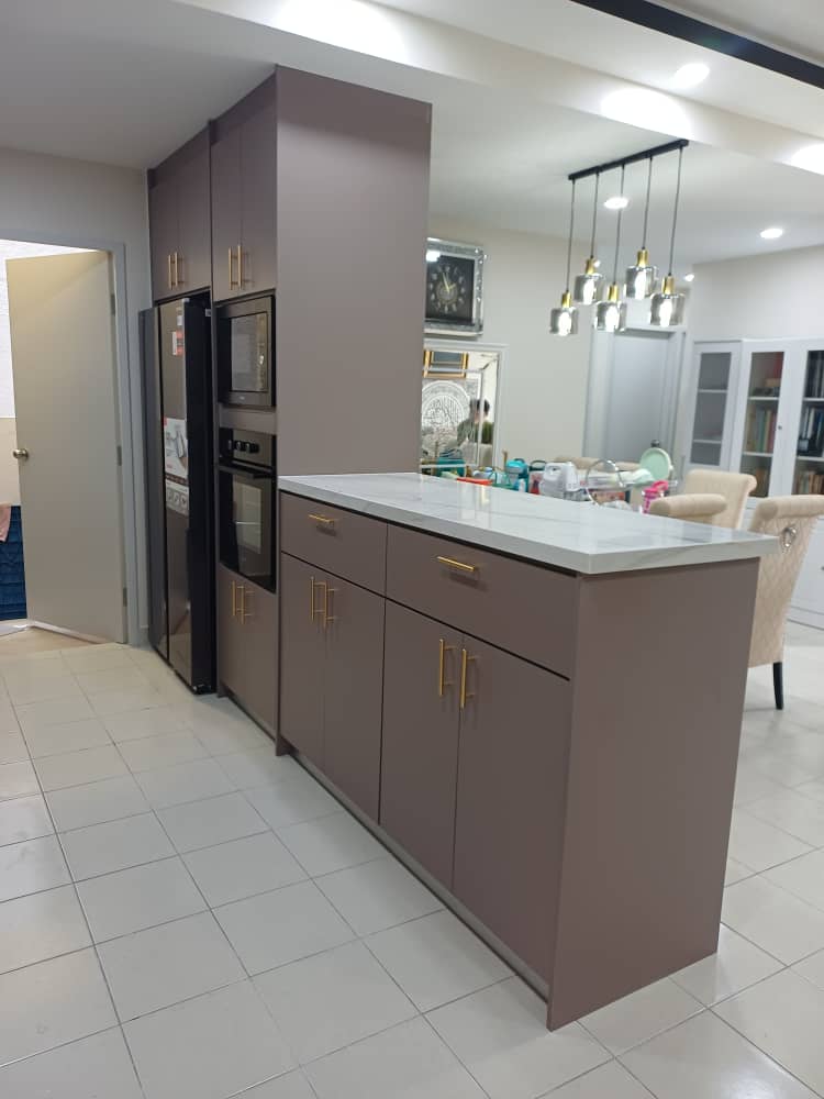 Classic design kitchen cabinet in Bukit Tinggi